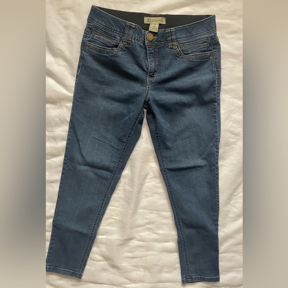 Democracy Blue Skinny Jeans - Picture 2 of 7